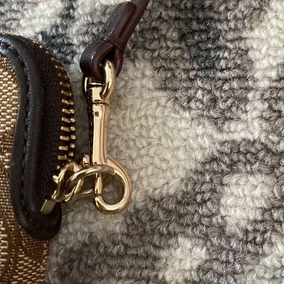 Coach Wristlet - Picture 5 of 9